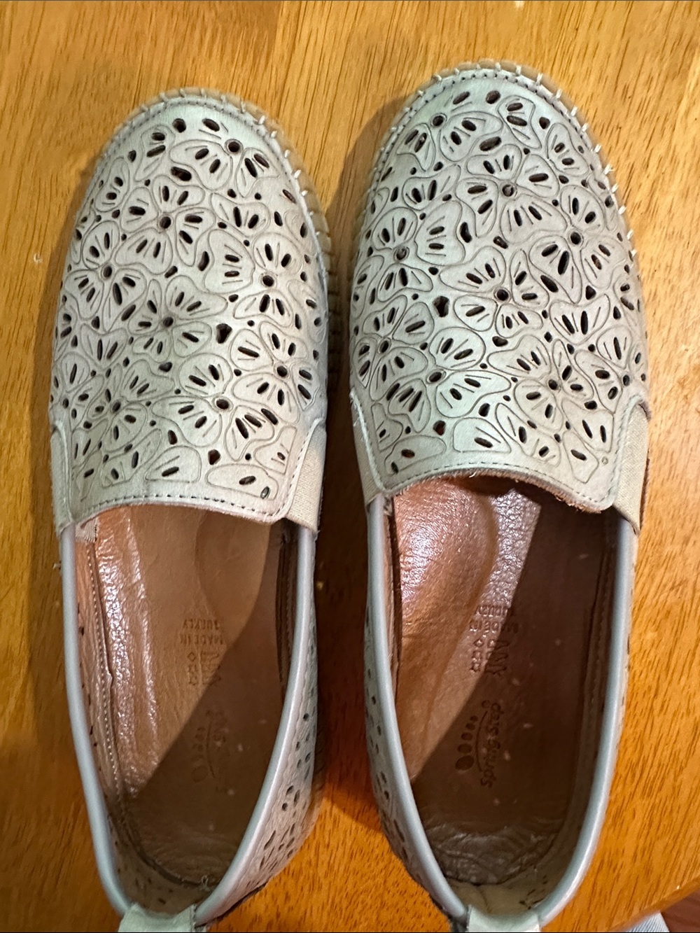 Womens Slip-On Floral Laser-Cut Loafers - Light Sage